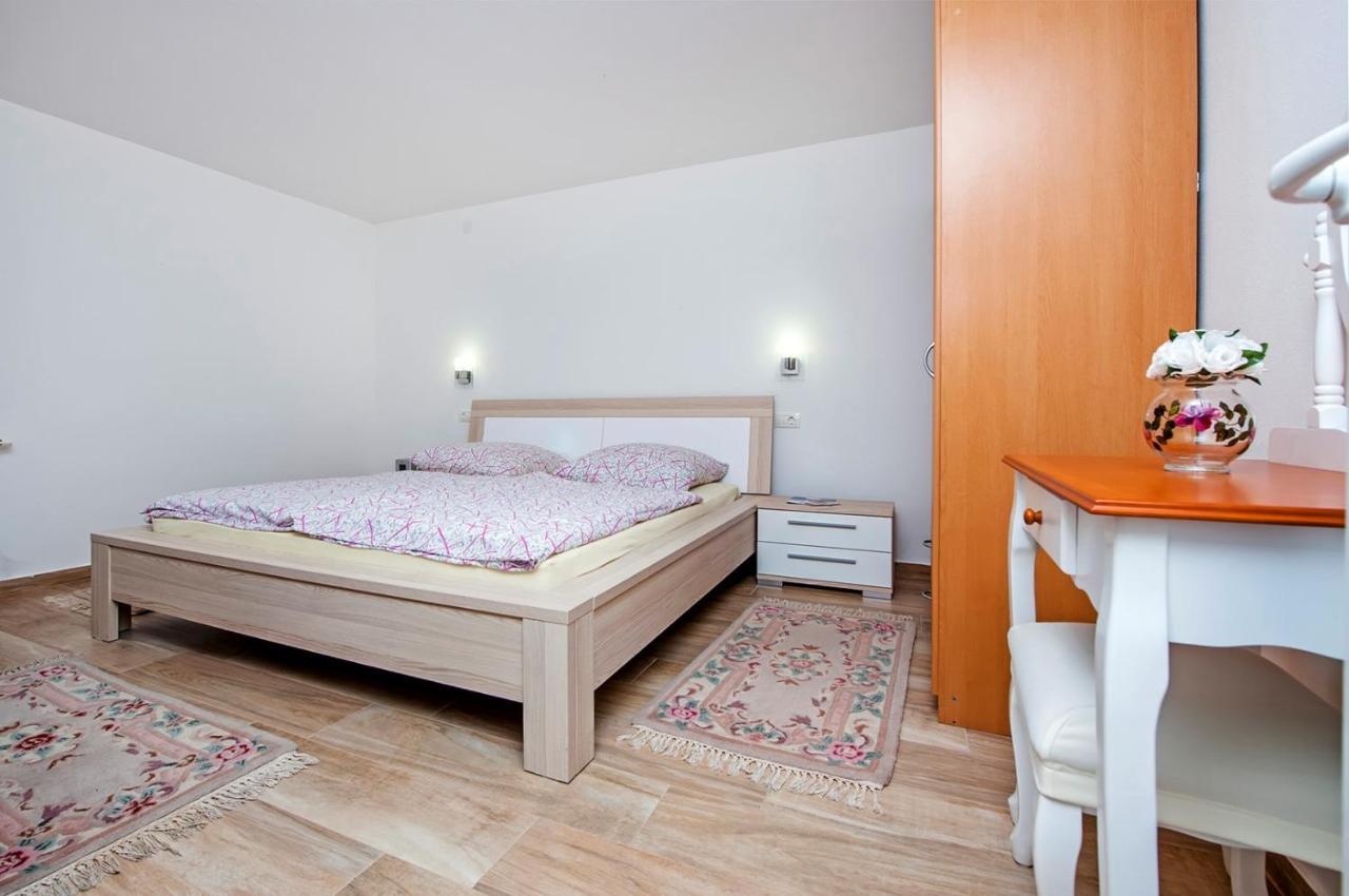 Keser Apartments Rovinj Exterior photo